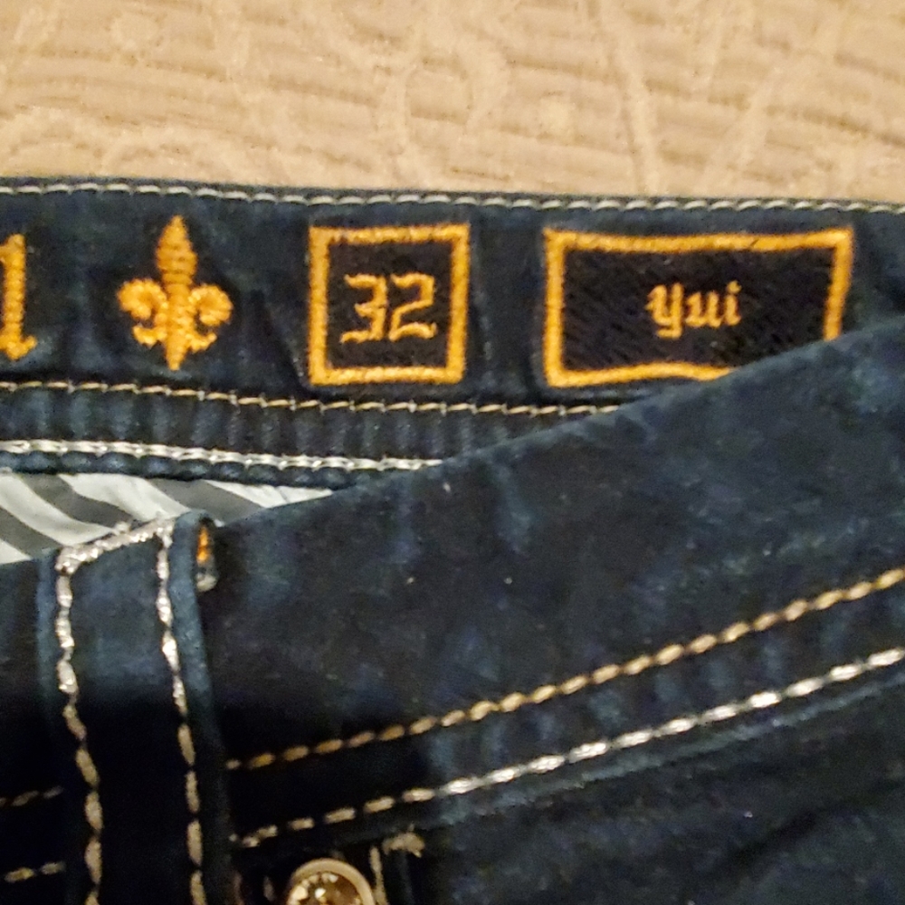 32×34 rock revival Jean's